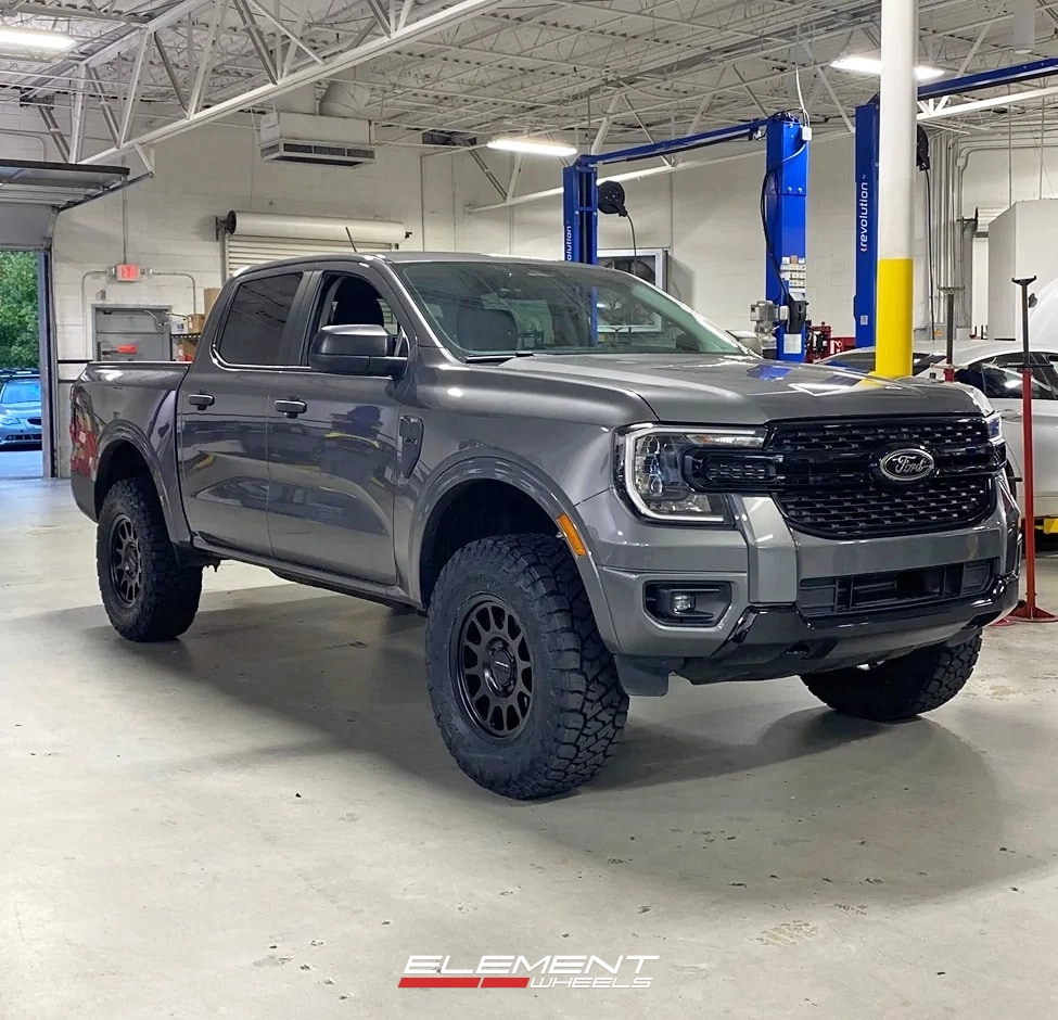 17x8.5 | 17x8.5 Staggered Method Race MR703 on 2024-2025 Ford Ranger