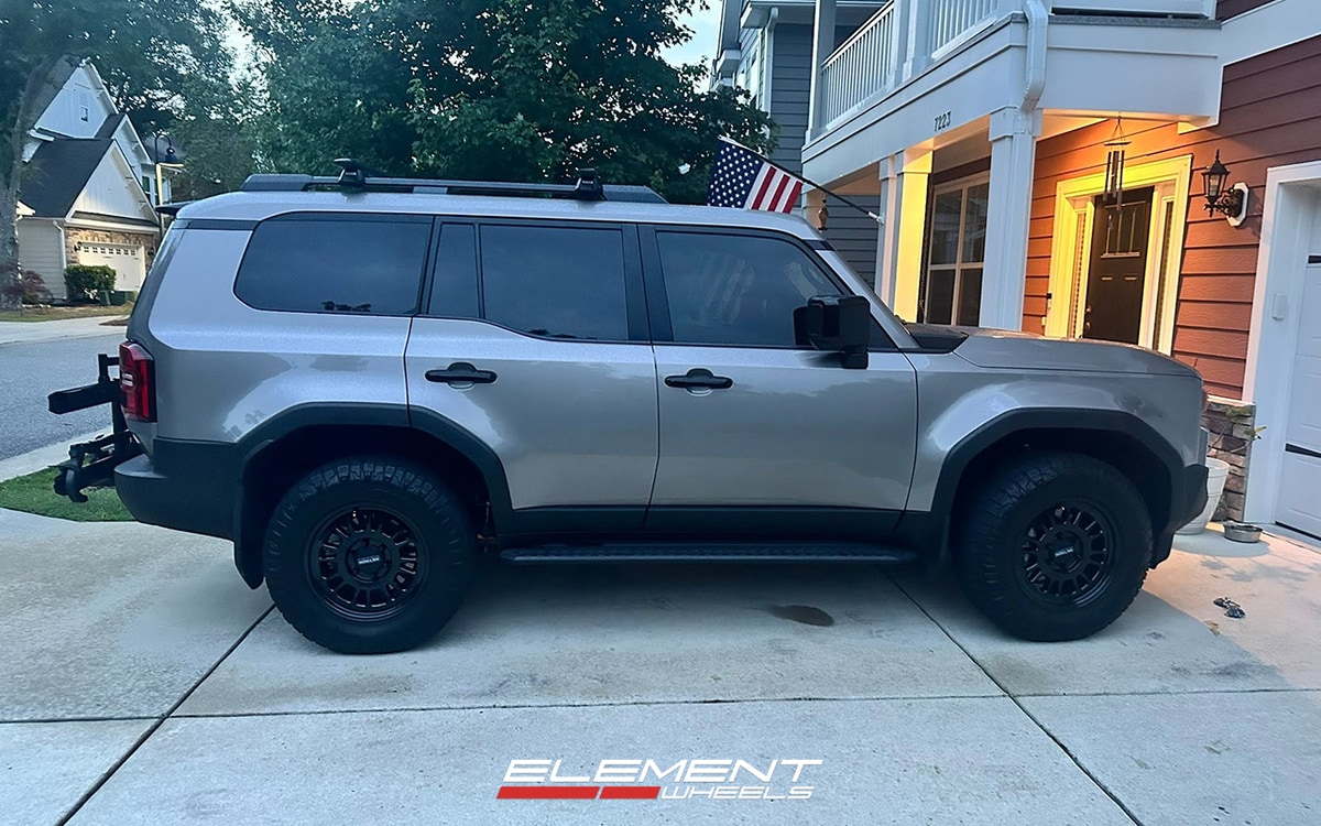 18x8.5 Method Race MR318 Gloss Black on 2024-2025 Toyota Land Cruiser