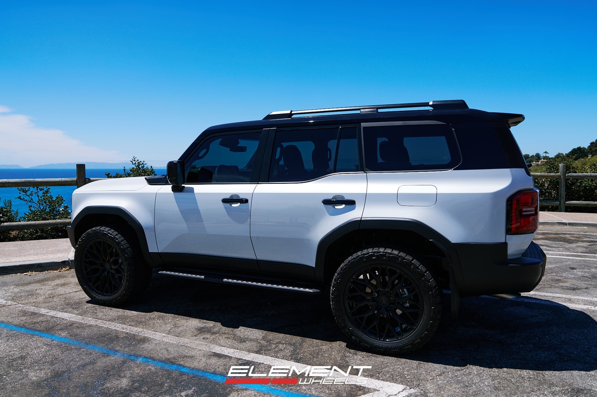 22x9.5 Vossen HF6-3 Gloss Black (Hybrid Forged) on 2024-2025 Toyota Land Cruiser