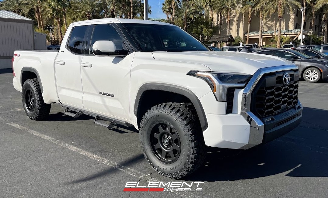 18x9 | 18x9 Staggered on 2024-2025 Toyota Tacoma
