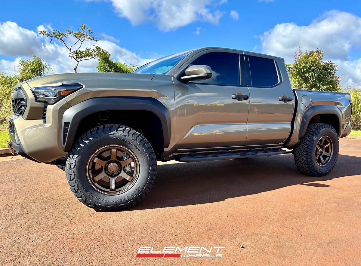 18x9 | 18x9 Staggered on 2024-2025 Toyota Tacoma