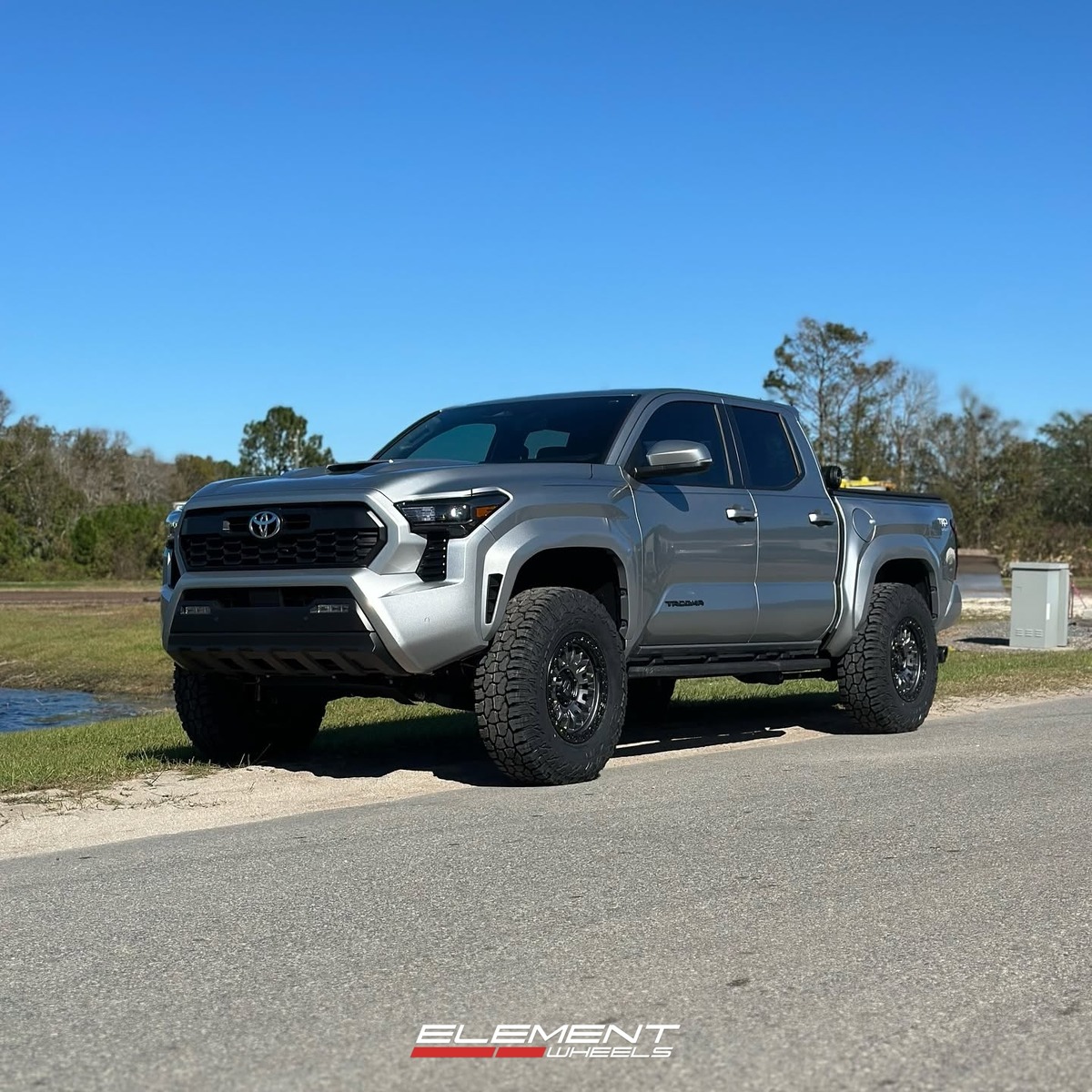 17x9 Fuel Off-Road Rincon Beadlock Blackout FC125 on 2024-2025 Toyota Tacoma