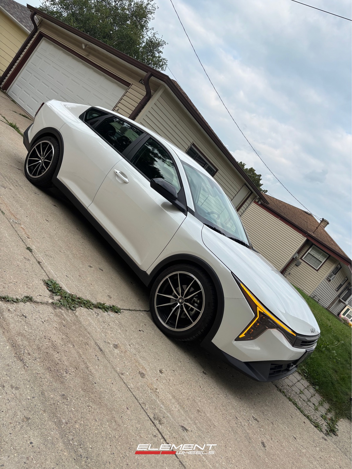 18x8 Konig Oversteer Gloss Black Machined on 2025-2026 Kia K4