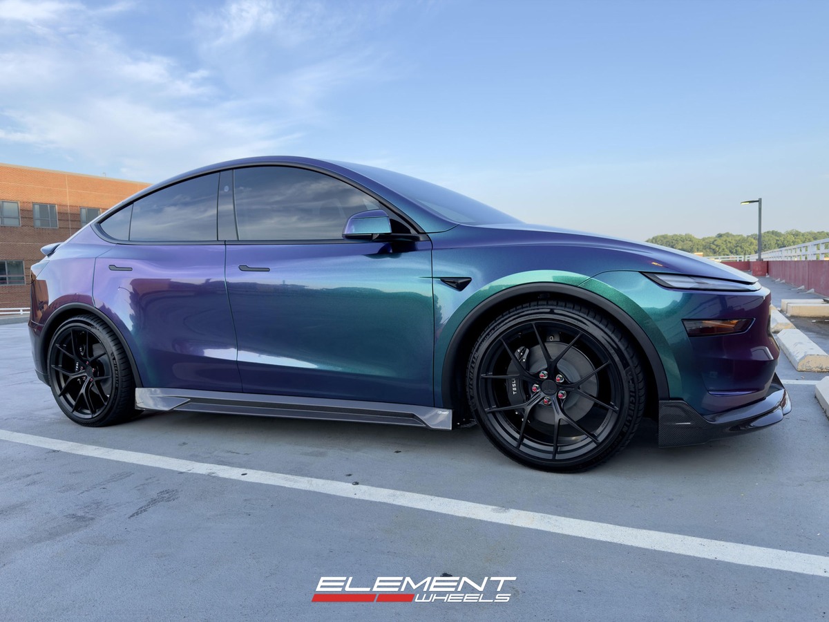 21x9.5 | 21x10.5 Staggered on 2026-2026 Tesla Model Y