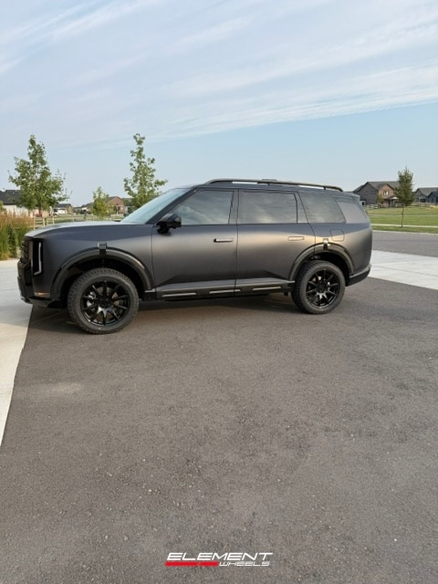 20x8.5 Raceline 159B Spike Gloss Black on 2027 Kia Telluride