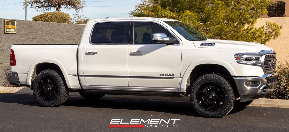 20 inch Fuel Off-Road Coupler Gloss Black D575 on a 2019 Dodge Ram 1500