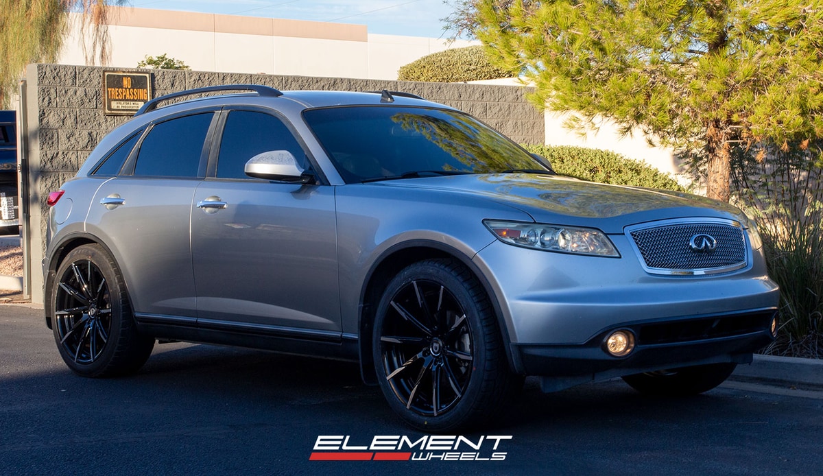 22 inch Lexani CSS-15 Black Machined Tips on a 2004 Infinity FX35