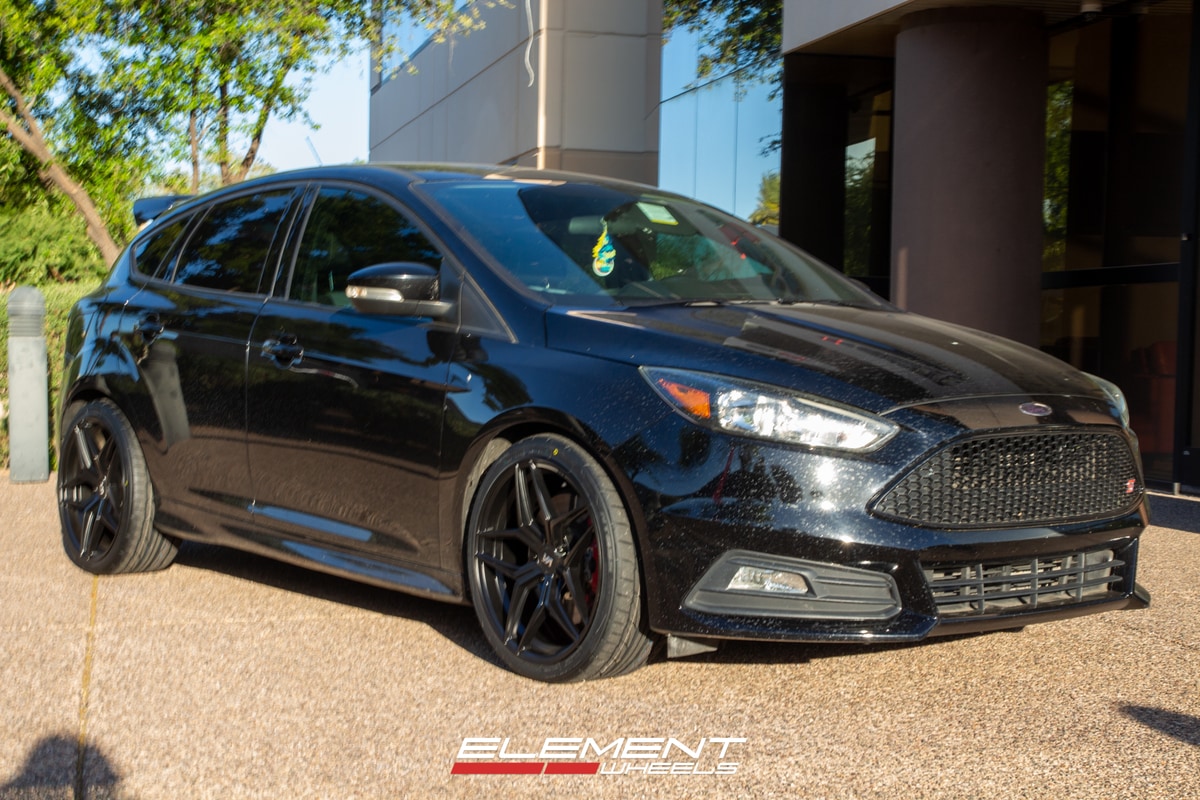 19 Inch Variant Xenon in Satin Black on a 2016 Ford Focus ST