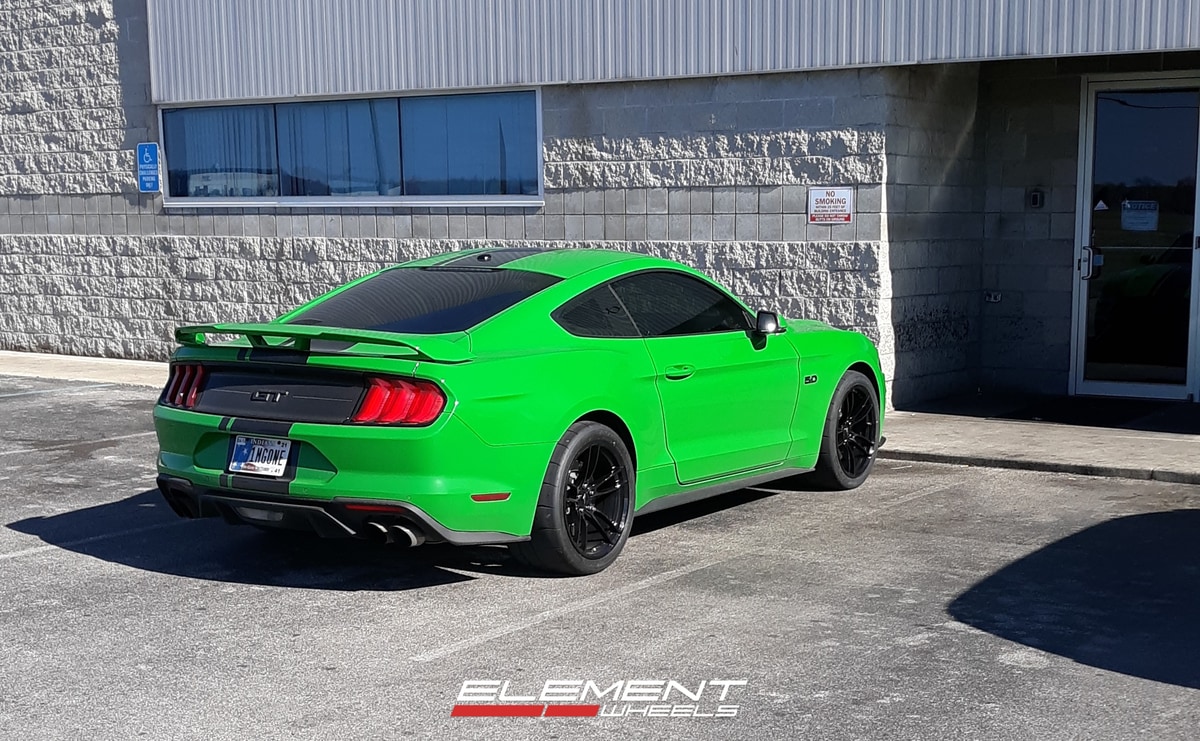 Staggered 19 inch P51 101RF in Gloss Black on a 2019 Ford Mustang