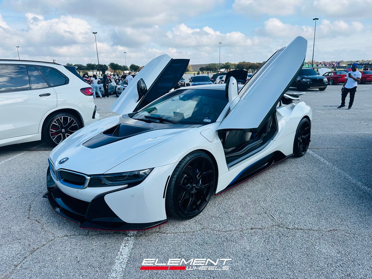 21 inch Staggered Vossen HF-5 in Satin Black on a 2016 BMW i8