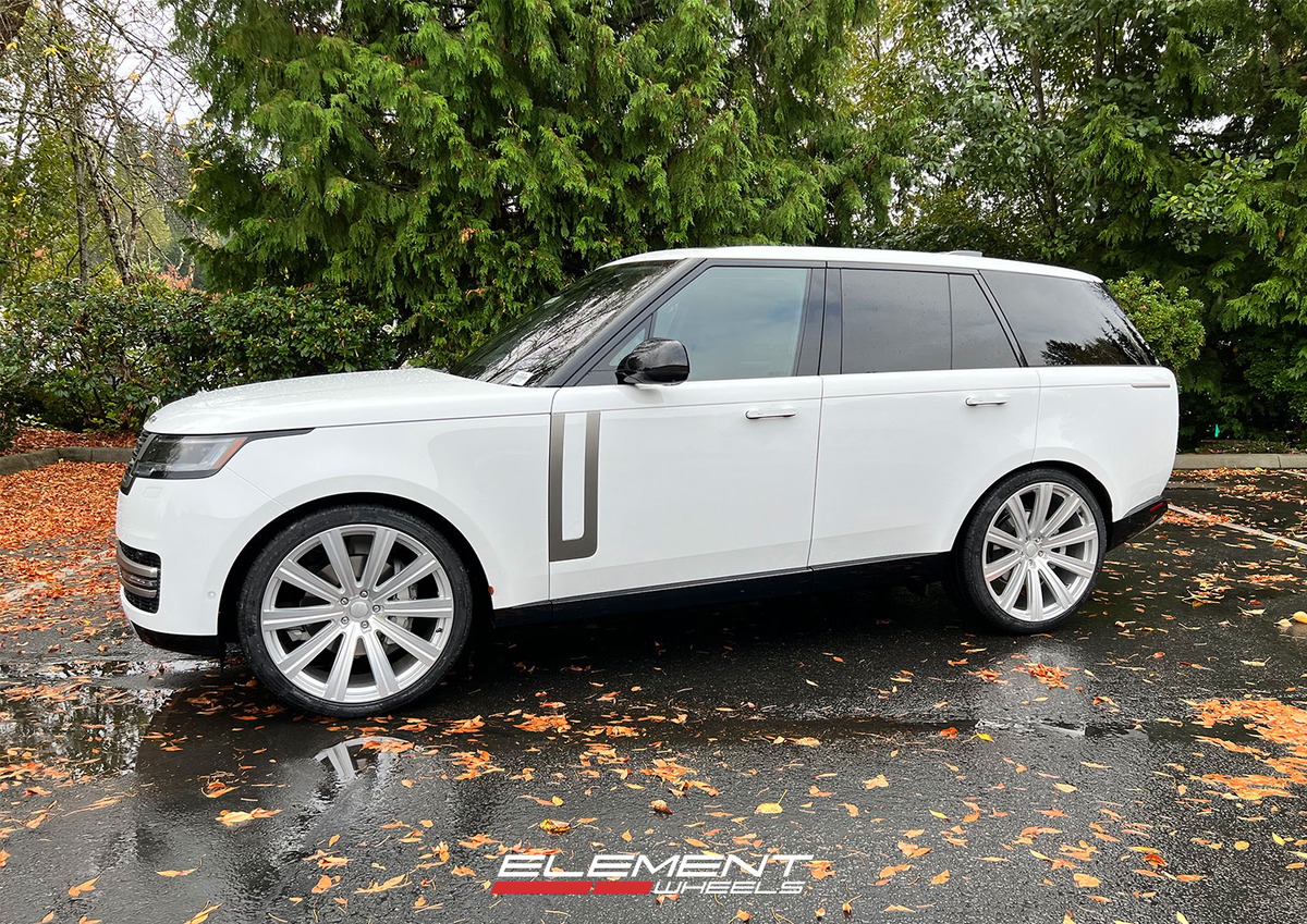 24 inch Avant Garde Vanguard Silver Machined on a 2023 Land Rover Range Rover
