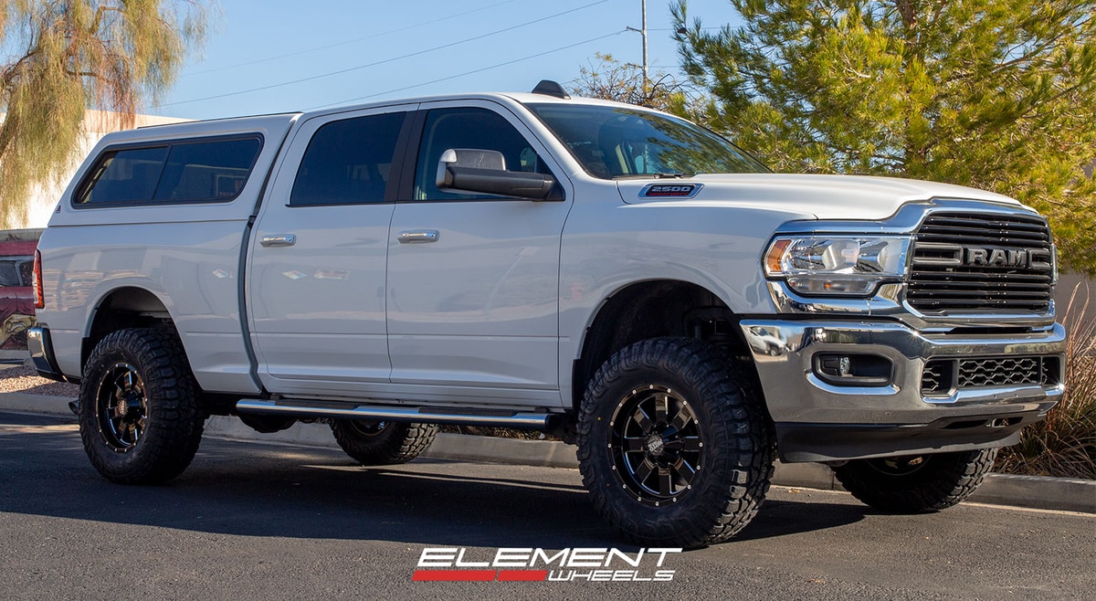 18 inch Moto Metal MO962 Gloss Black Milled on a 2019 Ram 2500