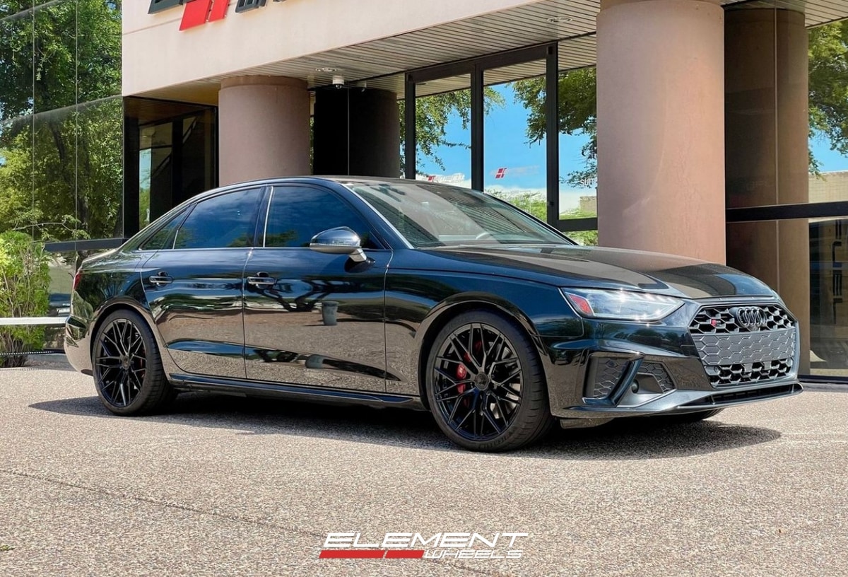 19 inch Avant Garde M520R in Gloss Black on a 2020 Audi S4