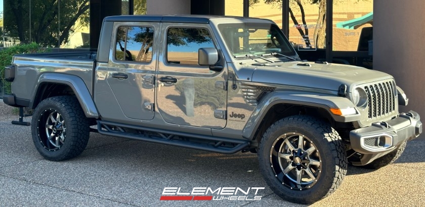 20x10 InchMoto Metal MO970 Gloss Grey w/ Gloss Black Lip on a 2023 Jeep Gladiator (Stock Height)
