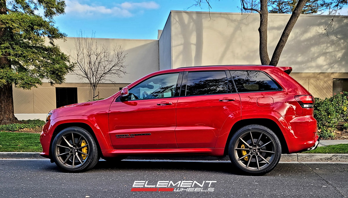22 inch Savini SV-F4 Matte Bronze on a 2018 Jeep Grand Cherokee Trackhawk