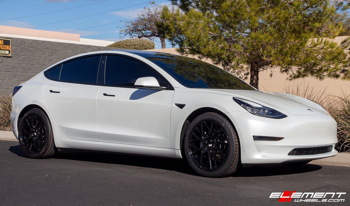 19 inch Variant Radon Gloss Piano Black on a 2019 Tesla Model 3 Non Performance