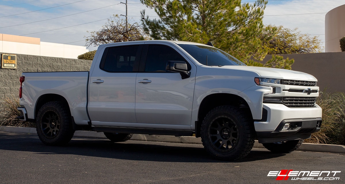 20 inch Mayhem Scout 8302BM Matte Black on a 2021 Chevrolet Silverado 1500