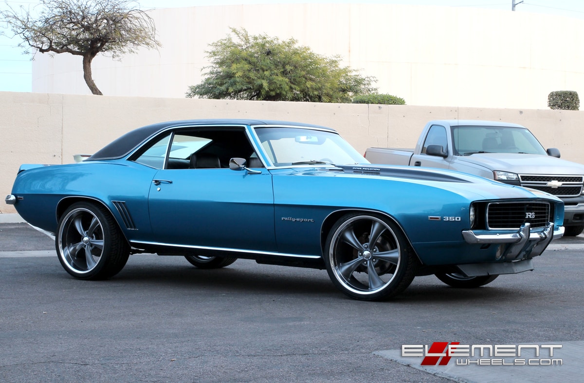 20 inch staggered Boss Wheels on 1969 Chevy Camaro RS w/ Specs