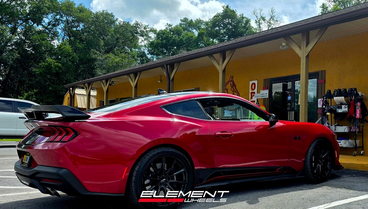 Staggered 20 inch Ace Alloy AFF05 in Gloss Piano Black on a 2024 Ford Mustang