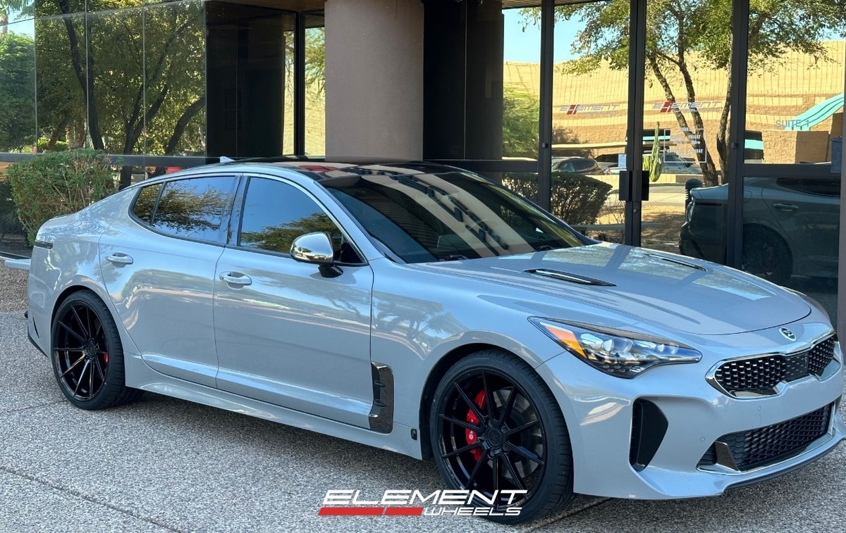 20 inch Staggered Variant Argon Gloss Piano Black on a 2019 Kia Stinger GT