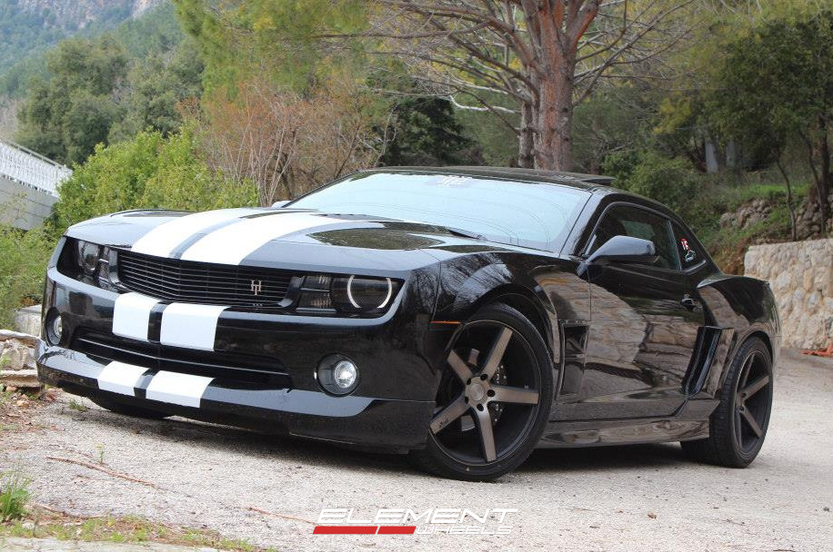 20 inch Staggered Black/Machined w/ Tint on Camaro SS w/ Specs