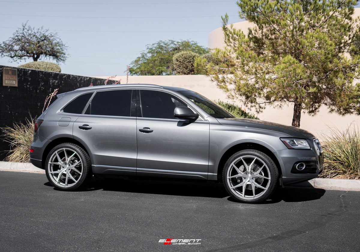 22 inch Rohana RFX5 Brushed Titanium on a 2015 Audi Q5