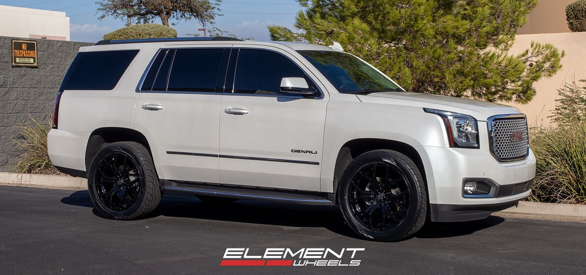 22 inch DUB Royalty Gloss Black S208 on a 2017 GMC Yukon Denali