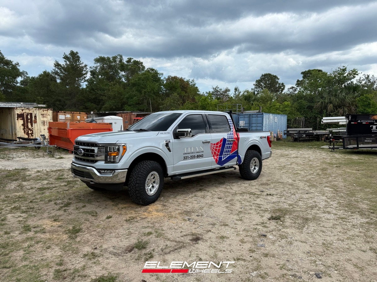 17 inch Hostile H138 Crawler in Machined on a 2022 Ford F-150