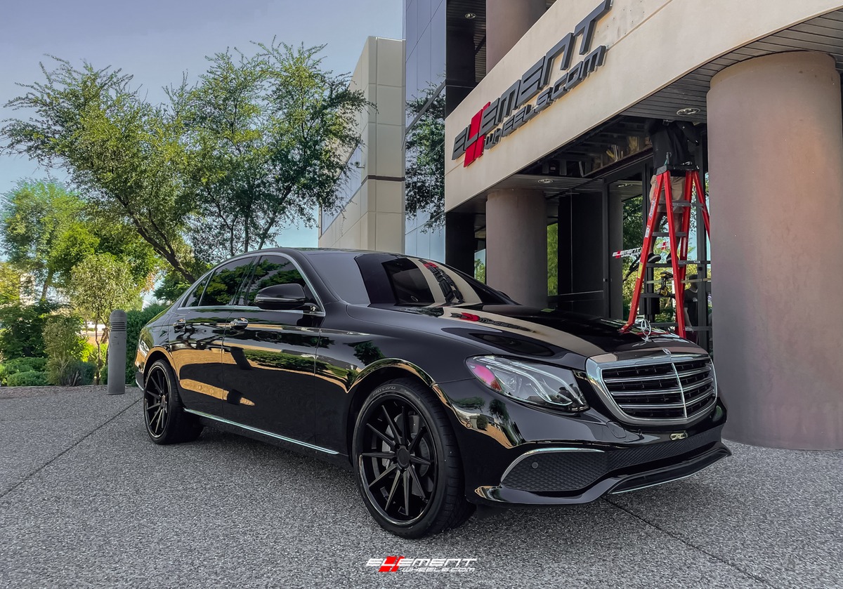 20 inch Staggered Ferrada FR4 Matte Black w/ Gloss Black Lip on a 2017 Mercedes Benz E300 Sedan
