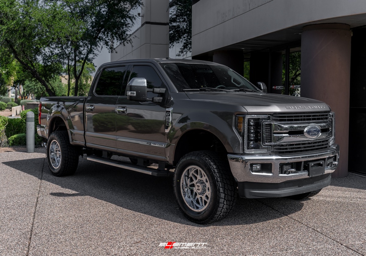 20 inch Hostile H108 Sprocket Armor Plated on a Leveled 2018 Ford F-250