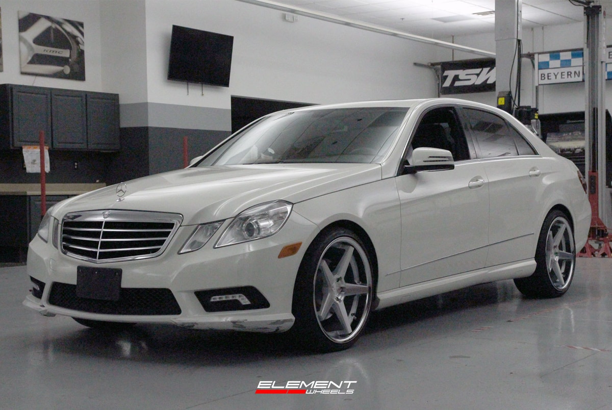 20 inch Staggered Ferrada FR3 Machine Silver w/ Chrome Lip on a 2011 Mercedes Benz E350 Sedan
