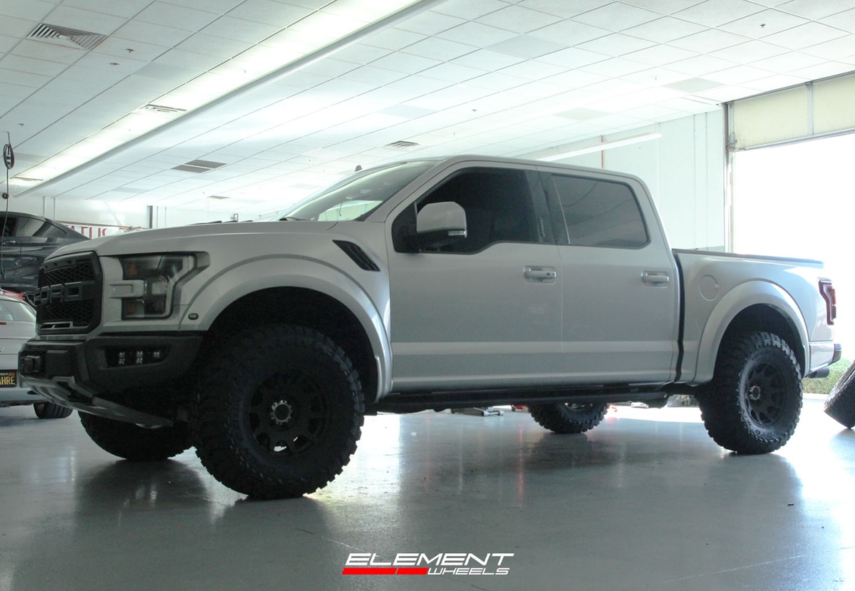 17 inch Method Race MR308 Roost Matte Black on a Leveled 2019 Ford Raptor