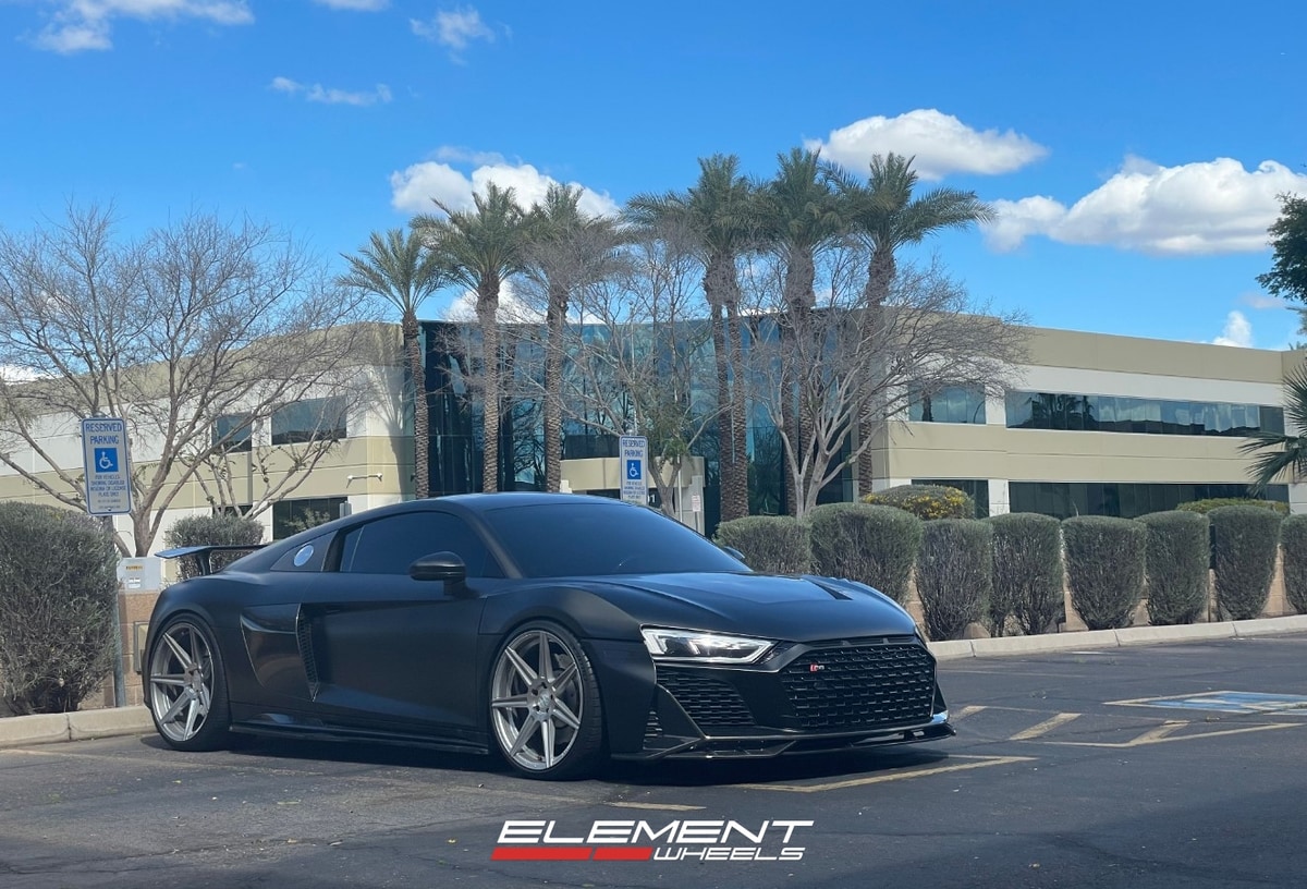 20 and 21 inch Staggered Ferrada FR7 in Machine Silver on a 2021 Audi R8