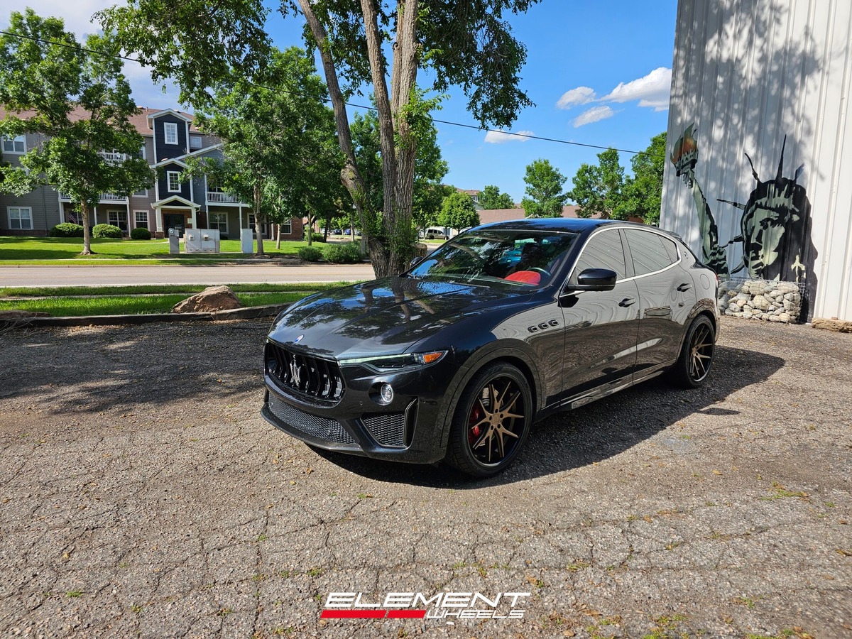 22 inch Staggered Ferrada FR2 Matte Bronze w/ Gloss Black Lip on a 2019 Maserati Levante