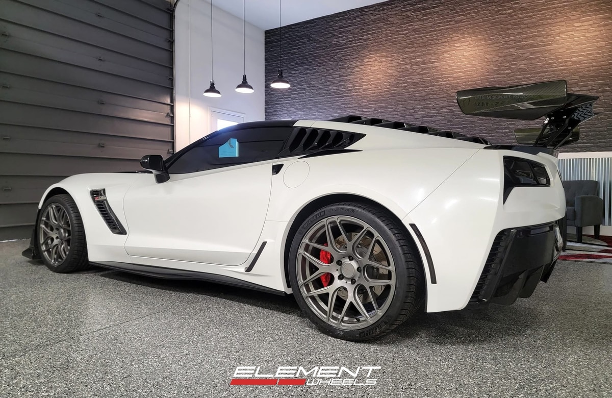 19/20 Staggered MRR FS01 in Gloss Gunmetal on a 2019 Chevrolet C7 Z06