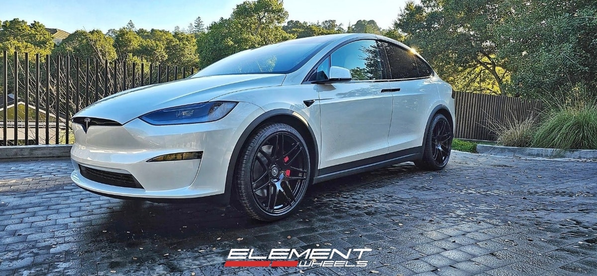 22 Inch Forgestar F14 Gloss Black on a 2023 Tesla Model X Plaid