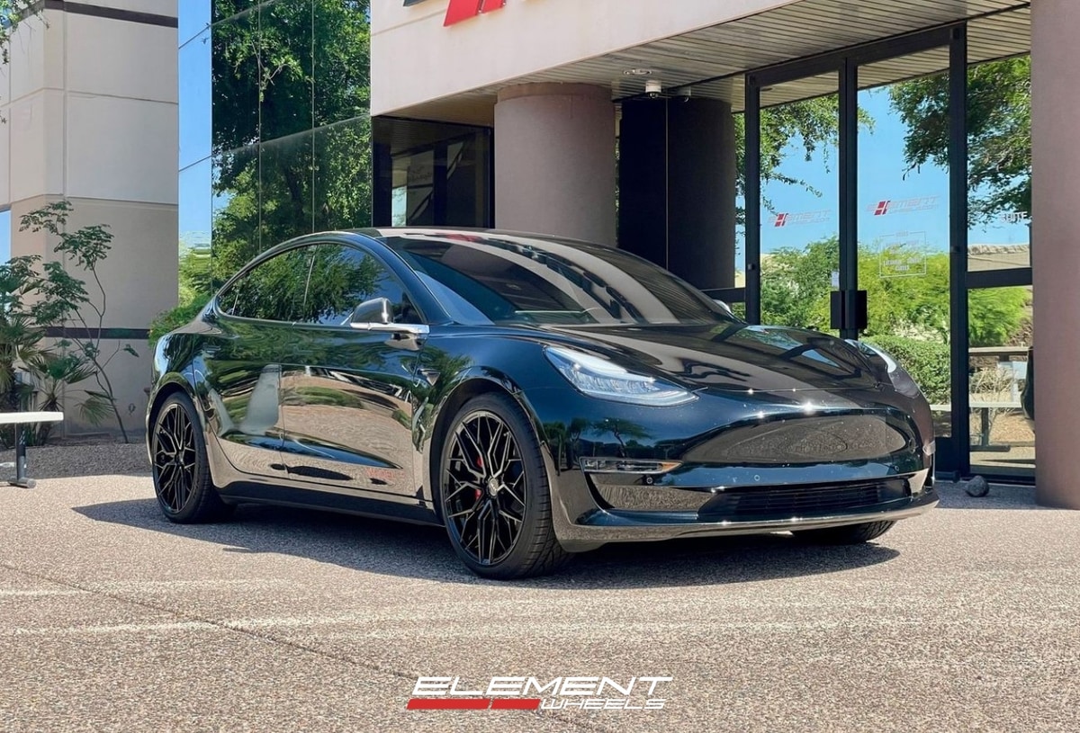 20 inch F1R FS3 in Gloss Black on 2018 Tesla Model 3