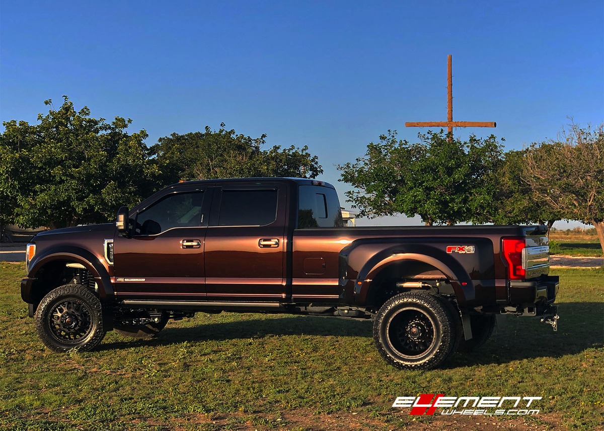 20" Forged Fuel FF19 Gloss Black/Color Match on 2018 Ford F-450