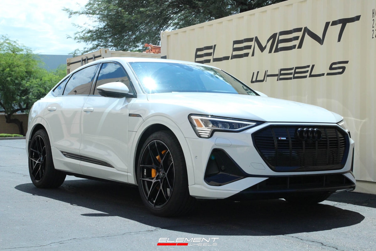 22 Inch Savini SV-F5 in Gloss Black with Double Dark Tint on 2022 Audi E-Tron Sportback