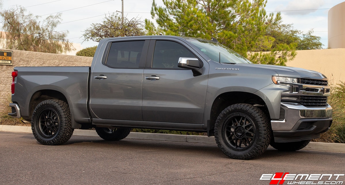 20 inch XD Series XD 135 Grenade OR Matte Black on 2019 Chevrolet Silverado 1500 (Leveled)