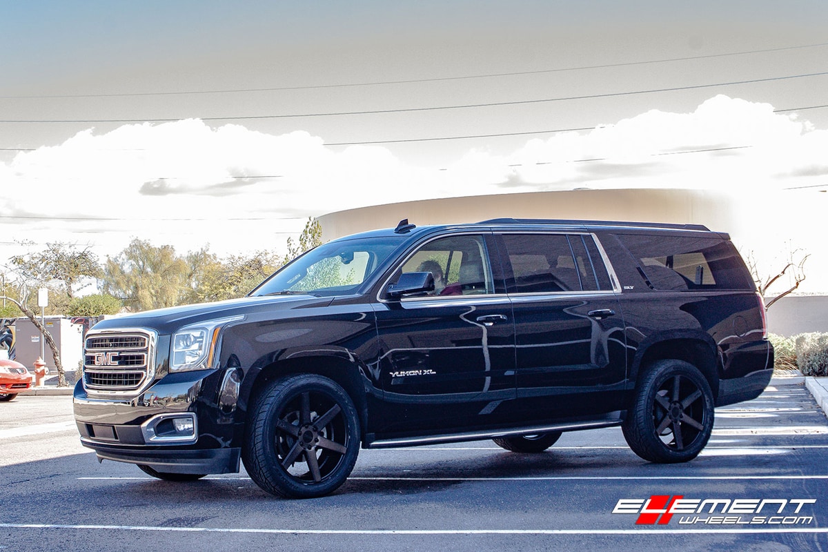 22 inch KMC KM704 District Truck Matte Black Machined w/ Tint on 2018 GMC Yukon