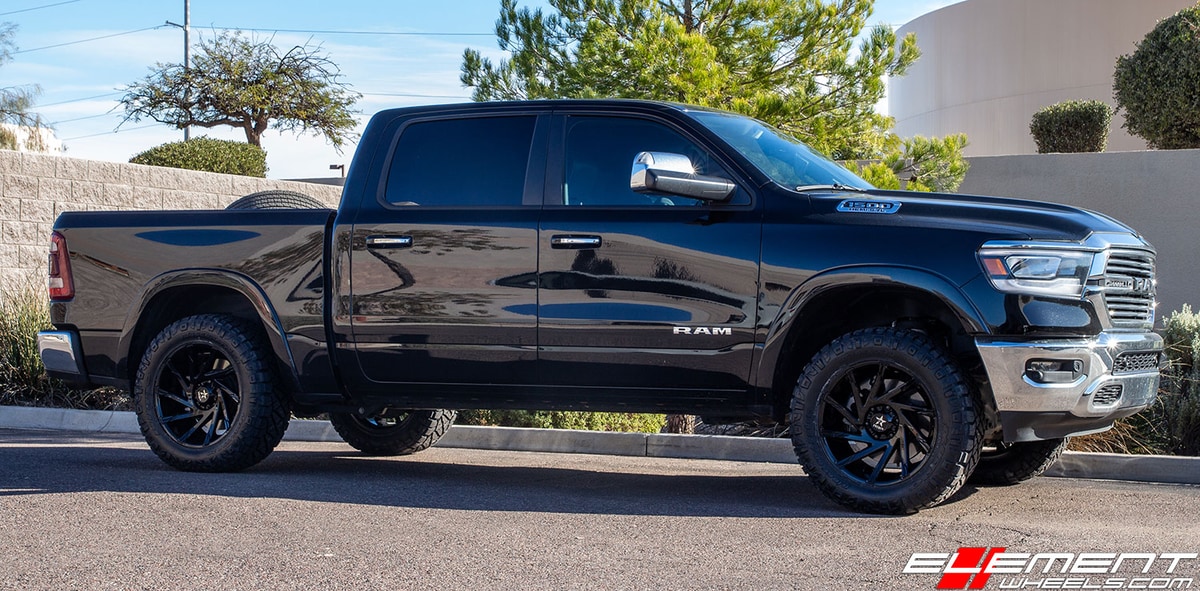 20 inch RBP 77R Spike Gloss Black on 2019 Dodge Ram 1500 (Stock Height)
