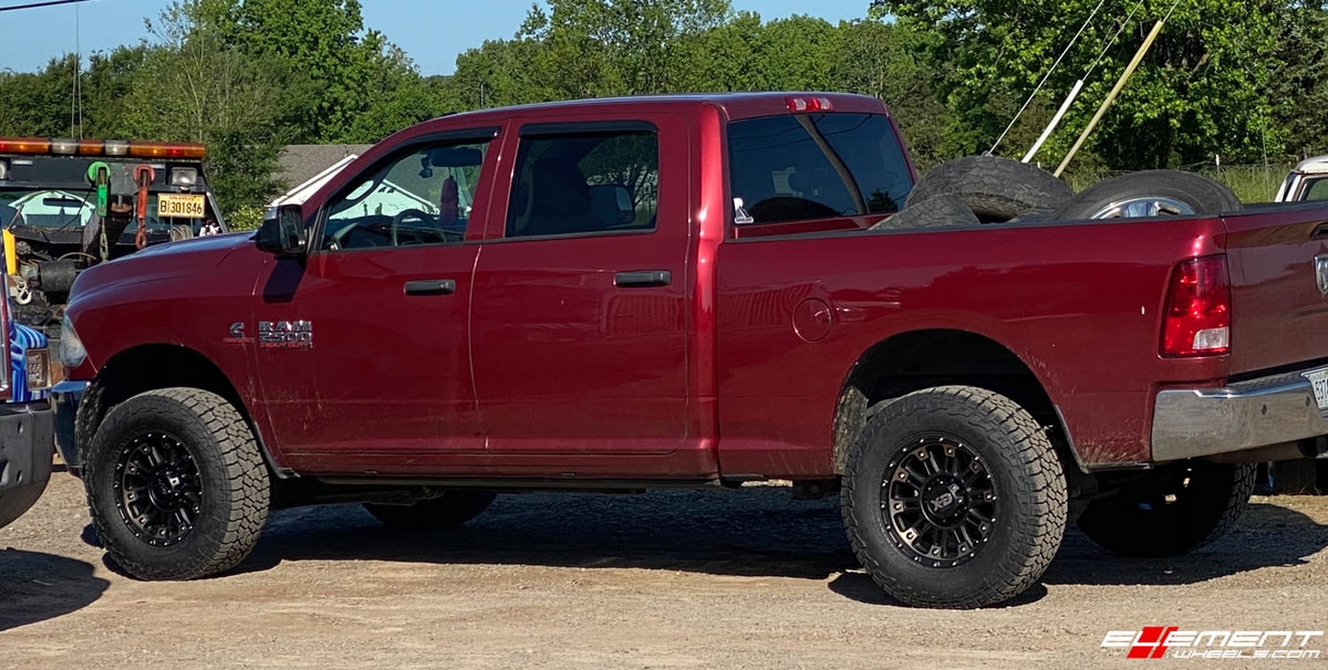 18 Inch XD Series XD829 Hoss II Satin Black on a 2015 Dodge Ram 2500/3500 HD