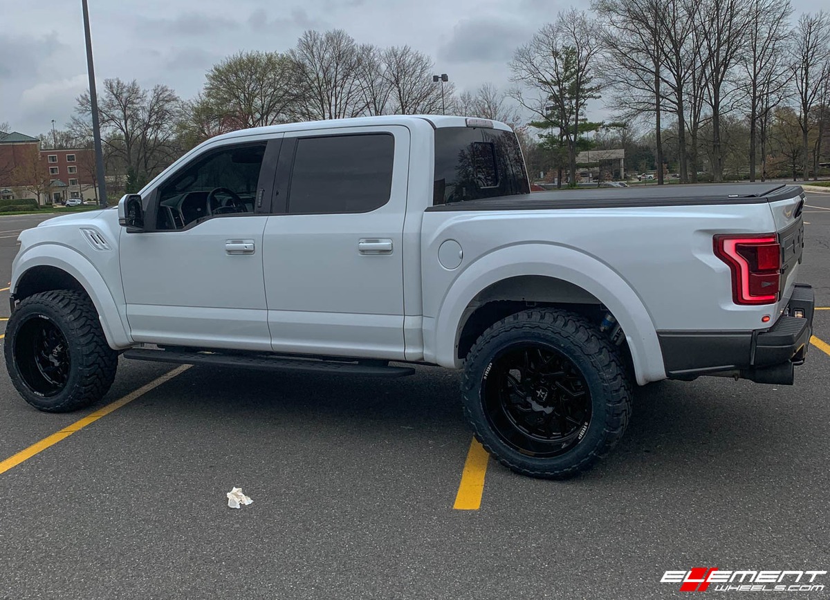 22" RBP 80R Scorpion in Gloss Black on a Leveled 2018 Ford Raptor