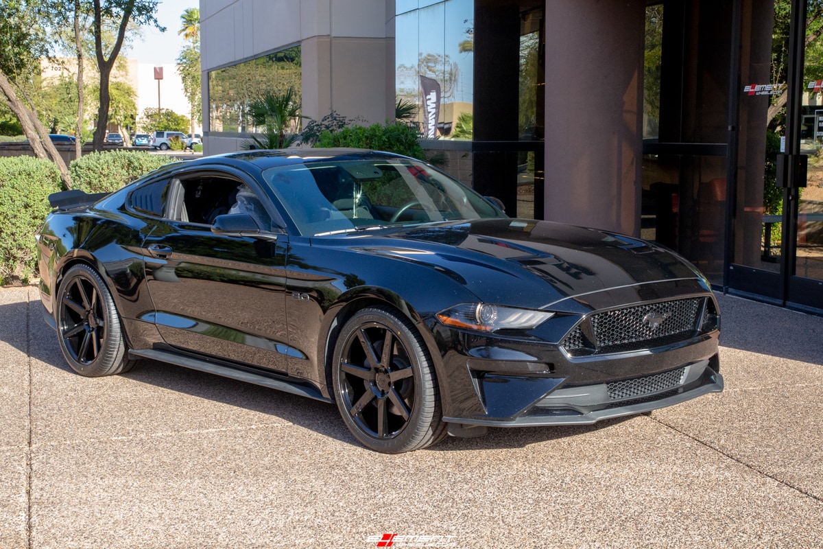 Staggered 20 Inch Niche Verona M168 in Gloss Black on a 2021 Ford Mustang
