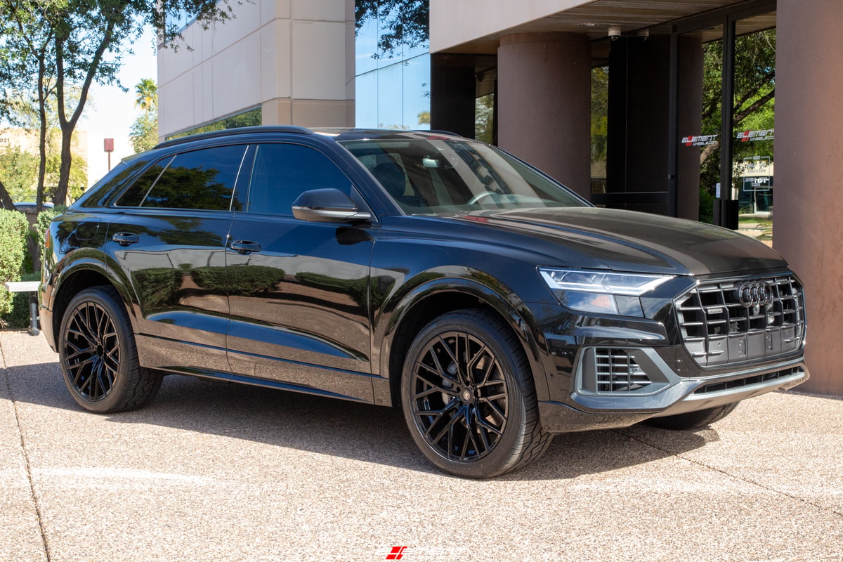 22 Inch Renzo Cota in Gloss Black on a 2021 Audi Q8