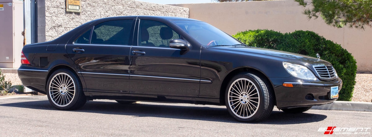 Staggered 19 Inch Mandrus 23 in Gunmetal W/Machine Face on a 2000 Mercedes Benz S500