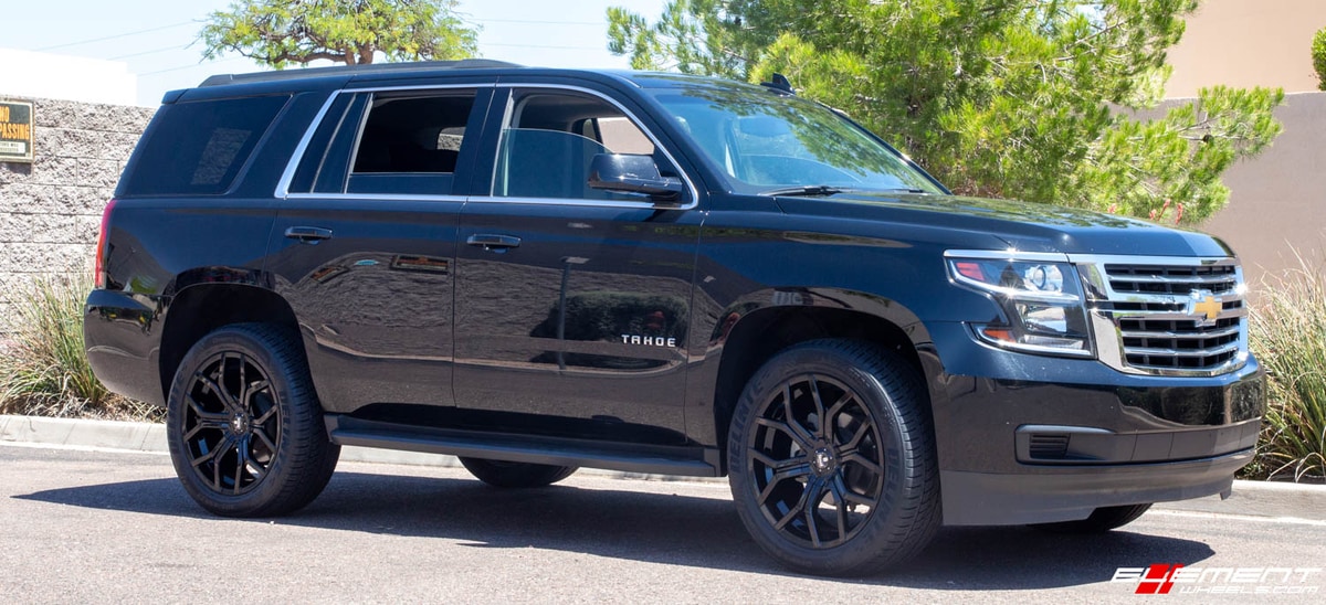 22 Inch Dub Royalty in Gloss Black S208 on a 2019 Chevrolet Tahoe