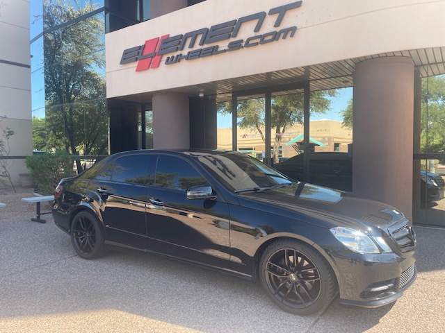 18 inch Staggered Niche Vosso Satin Black on a 2012 Mercedes Benz E350 Sedan