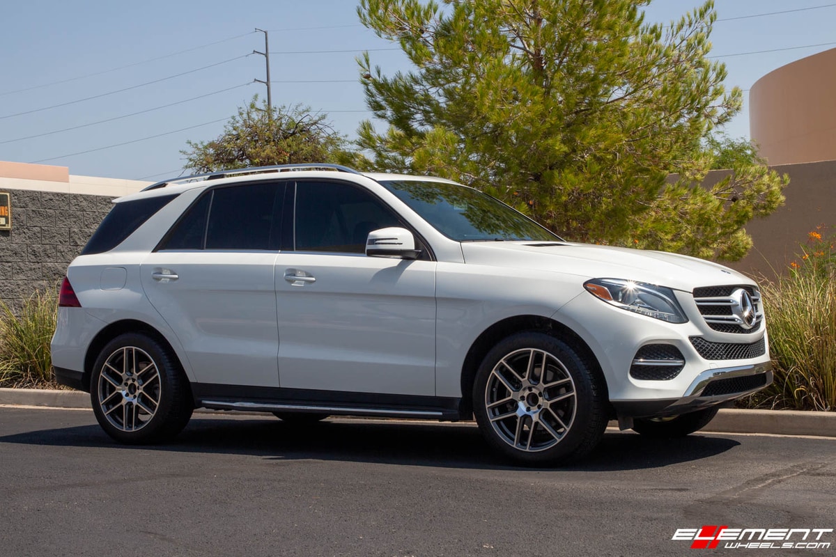 20 Inch Mandrus Otto in Gunmetal w/ Mirror Cut Finish on a 2017 Mercedes Benz GLE350